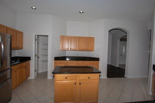 Building Photo - 664 Cedar Forest Cir