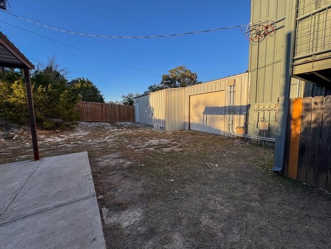 Building Photo - 1050 FM970