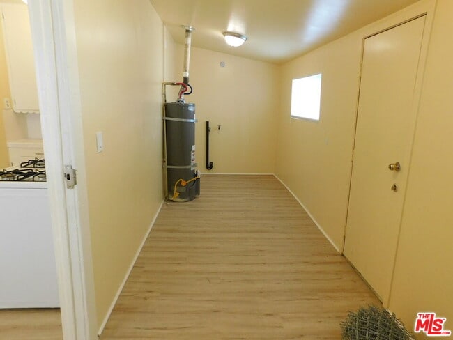 Building Photo - 616 W 58th St