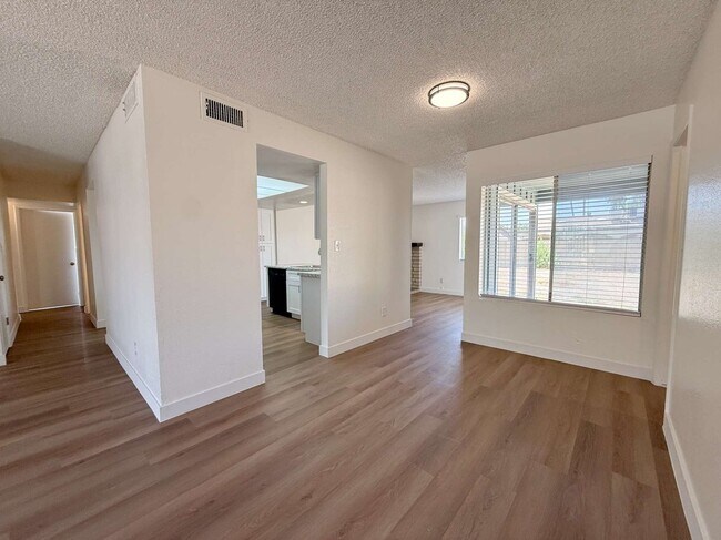 Building Photo - 15420 N 23rd Dr
