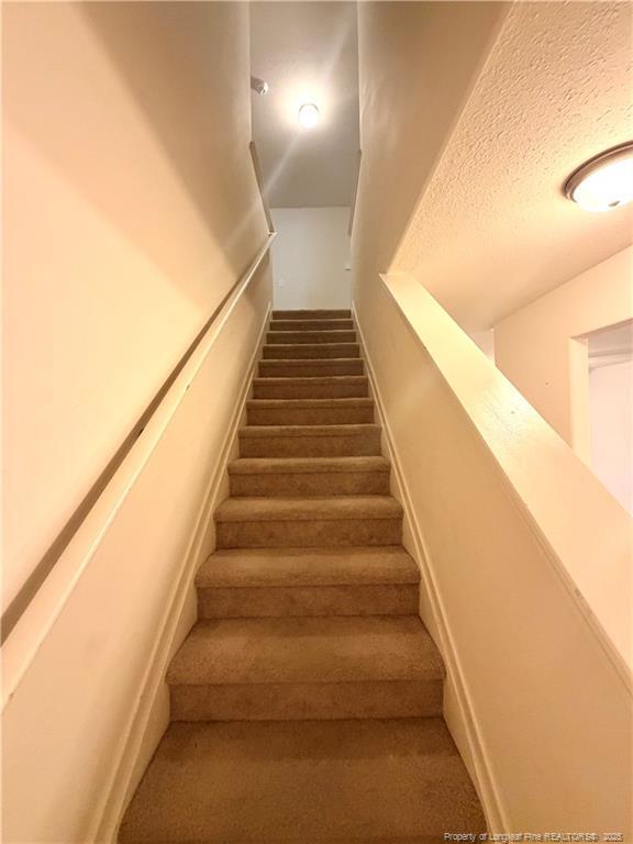 Building Photo - 70 Hallow Oak St