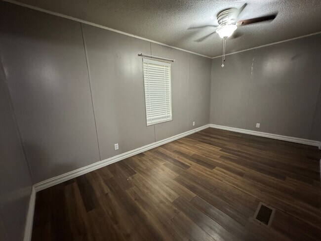 Building Photo - Awesome Rental in Walker, LA