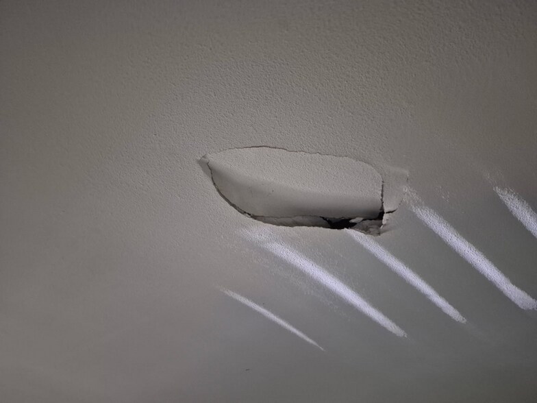 Building Photo - 5107 W 22nd St