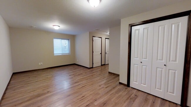 Building Photo - 708 S Deer Hvn St
