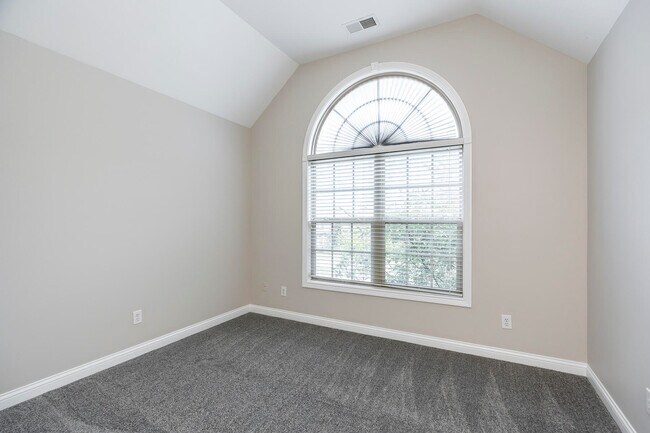 Building Photo - 3277 Beaumont Centre Cir