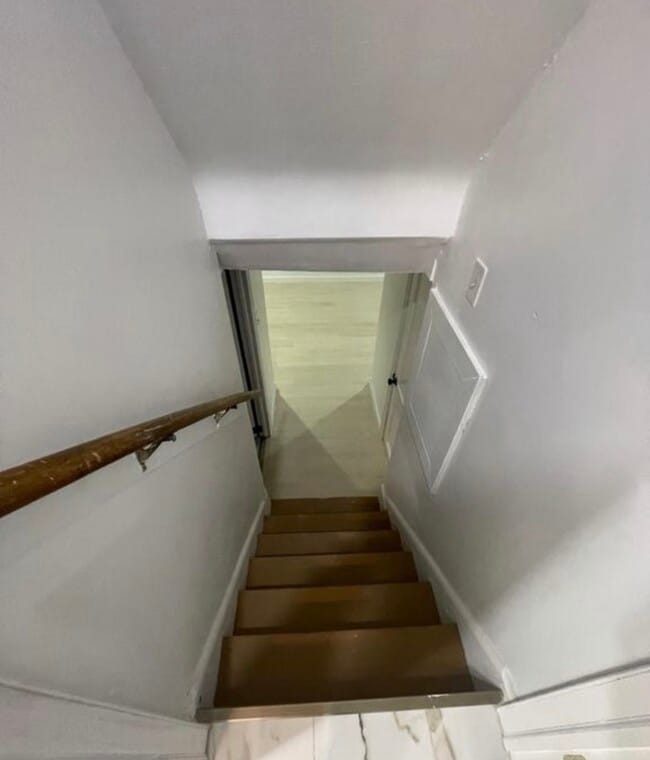 Building Photo - 100 Talisman Ct