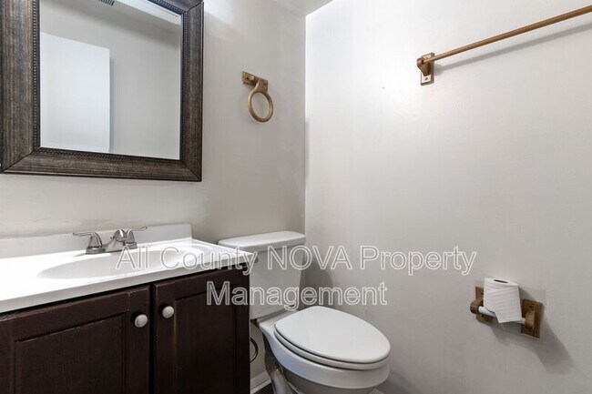 Building Photo - 906 Anvil Rd