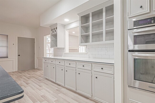 Building Photo - 1015 Sugar Lakes Dr