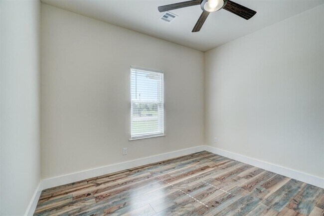 Building Photo - 4351 Whitetail Blvd