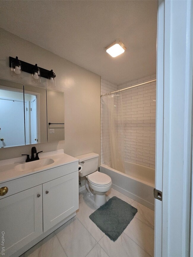 Building Photo - 184 Deer Ct Dr