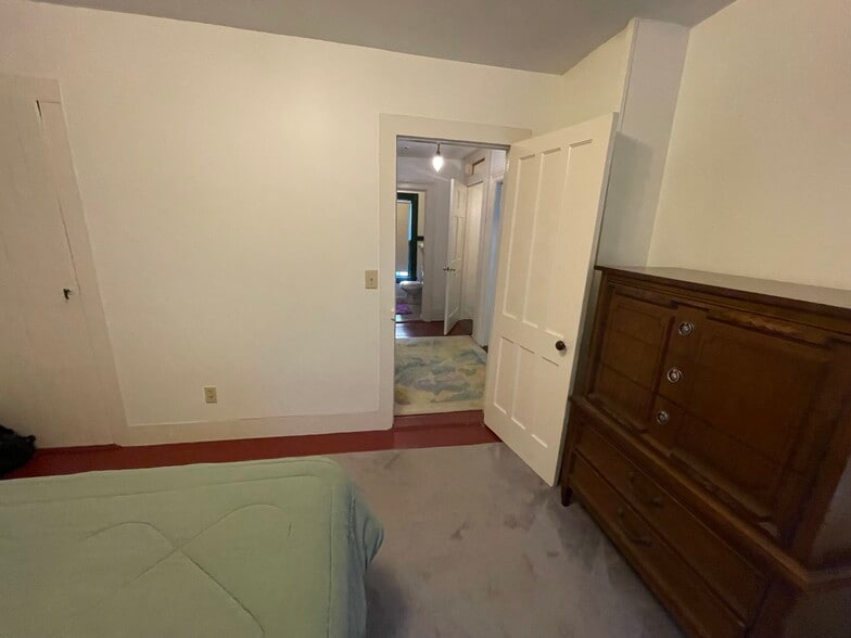Unit 2 (1BR) - 24 Leatherstocking St