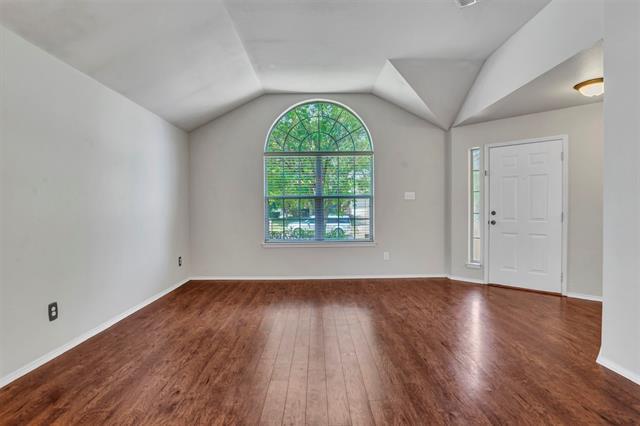 Building Photo - 729 Sequoia Dr