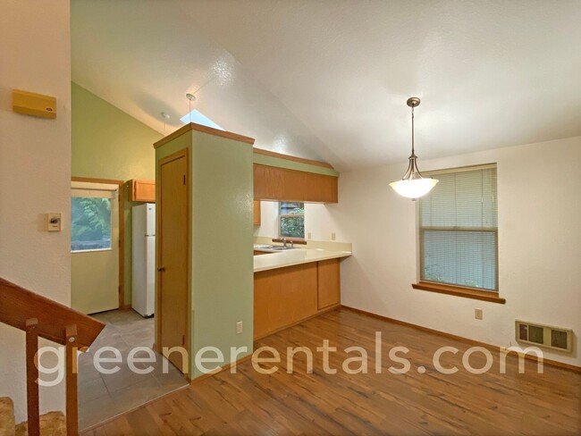 Building Photo - Adorable 2BR 1.75BA Home on Tumwater Hill