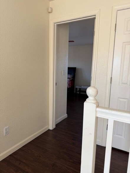 Building Photo - 1084 Huntly Dr