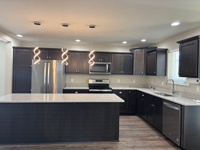 Building Photo - 620 Sugar Maple Ln