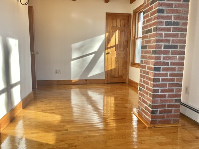 first floor bedroom - 100 Blodgett Rd