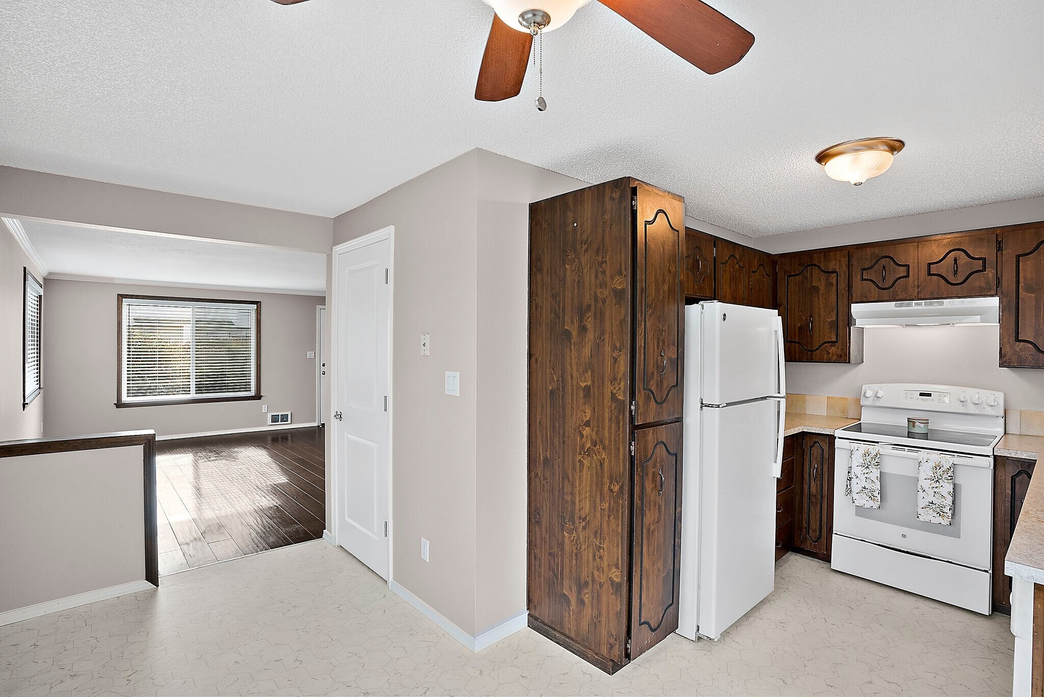 Building Photo - 1016 9th St SE