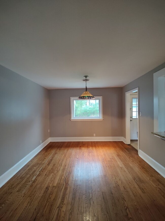 Building Photo - 3BD/2BA with a FLEX ROOM HOUSE IN WEST ASHLEY- Available June 1, 2026!