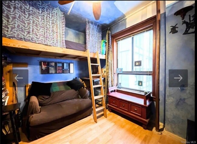 Building Photo - 300 W 49th St