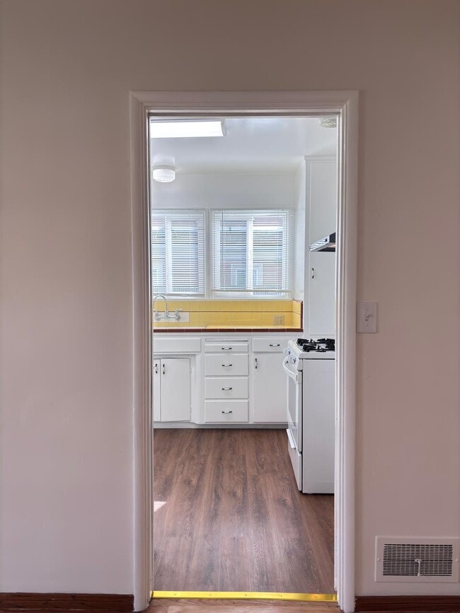 Building Photo - 12147 Hallwood Dr