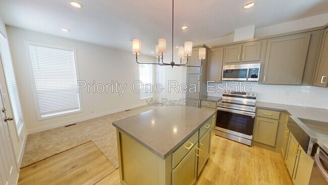 Building Photo - 13151 Cayote Ave