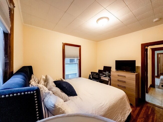 Building Photo - 41 Child St