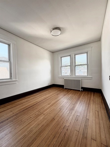 Building Photo - 44 Hickory Ave