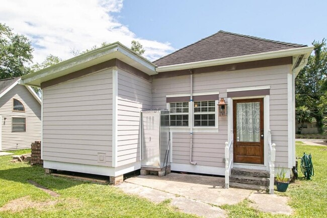 Building Photo - 228 Commerce St