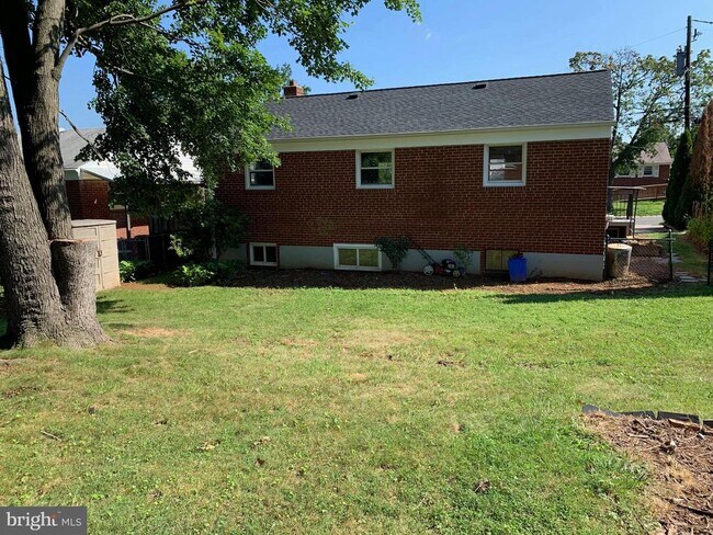 Building Photo - 6408 Winnepeg Rd