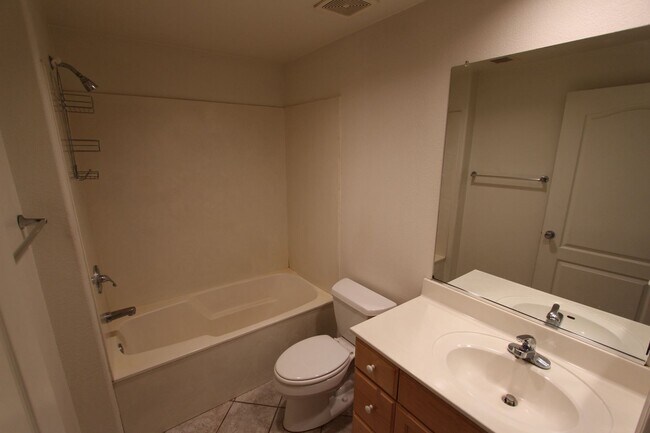 Building Photo - $500 off 1st months Rent!_3-Bedroom Summit Park Condo with Fireplace, Balcony & Covered Parking