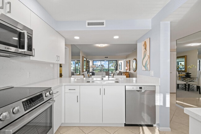 Building Photo - 501 S Seas Dr