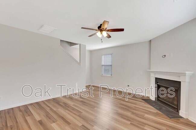 Building Photo - 215 Goshen Rd