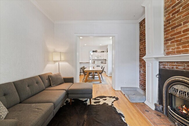 Building Photo - Awesome 3 bedroom, 2 bath home!