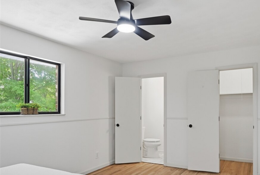 Building Photo - 3473 Sunnyside Dr