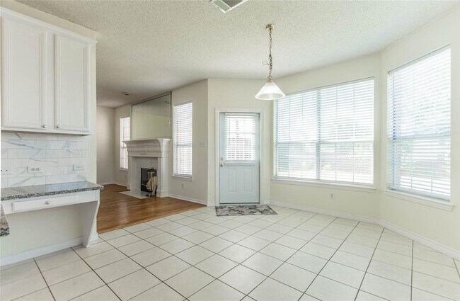 Building Photo - 4136 Los Altos Dr