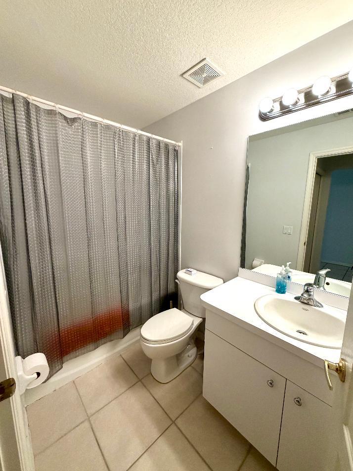 Building Photo - 8450 Kingbird Loop