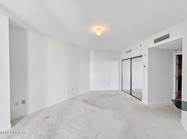 Building Photo - 231 Riverside Dr