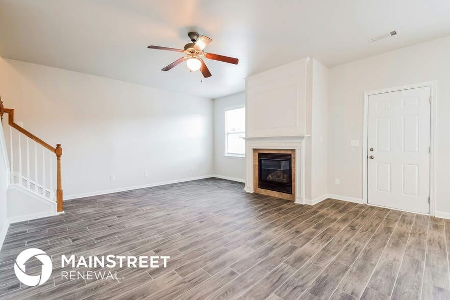 Building Photo - 8904 Crestview Cir