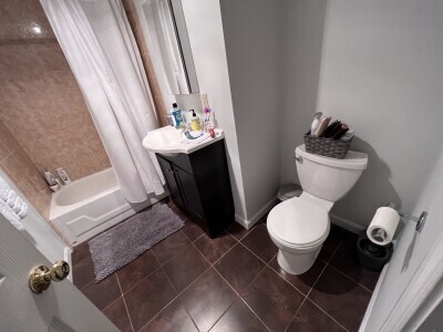 Building Photo - 67 Park Dr