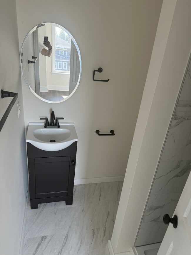 Building Photo - 106 N 9th St