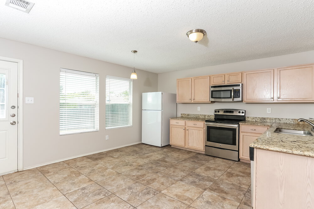 Building Photo - 5717 Glenshee Dr