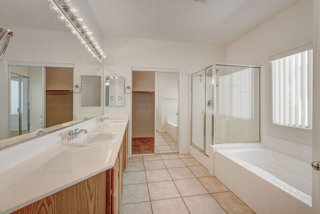 Building Photo - 6724 Donna St