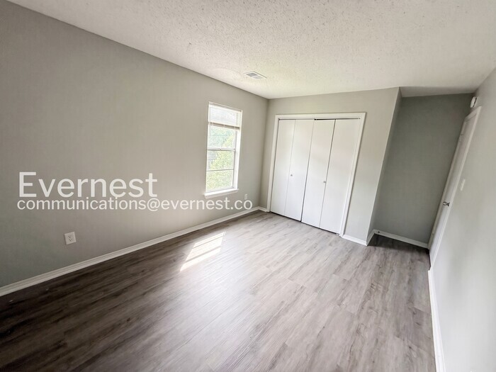 Building Photo - 2201 Pentland Dr