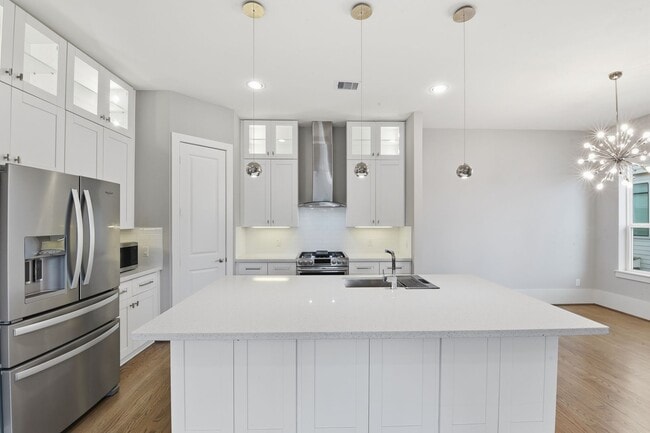 Building Photo - Rooftop Deck with Downtown Views in Sawyer Heights