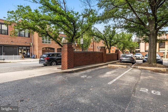 Building Photo - 710 S Charles St