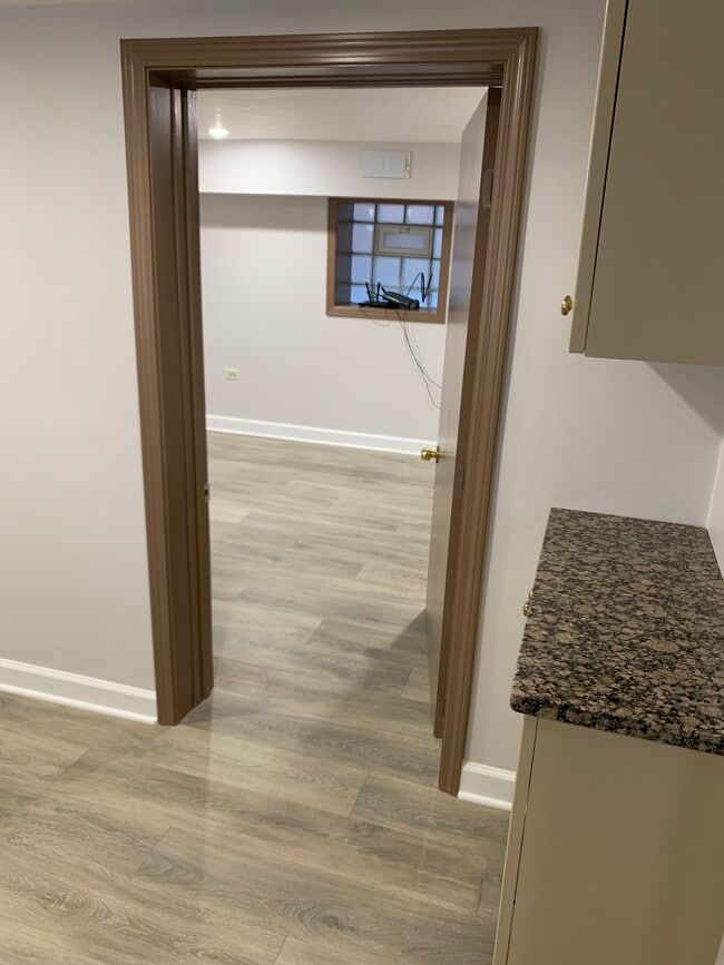 Building Photo - 3319 N Osage Ave