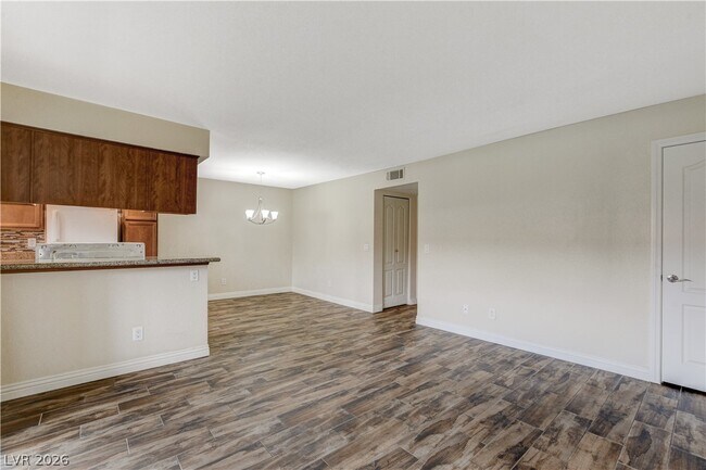 Building Photo - 7200 W Pirates Cove Rd