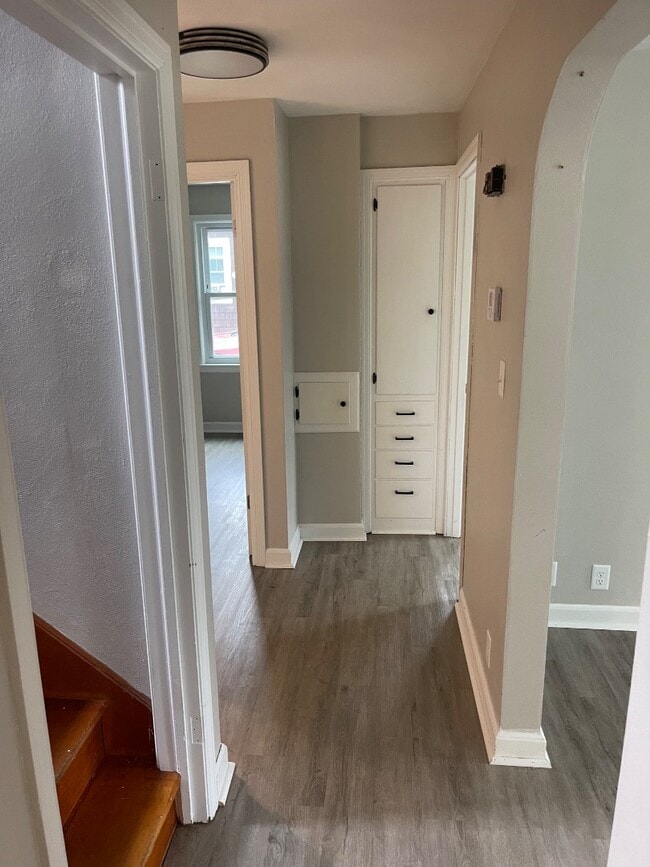 Building Photo - 813 Lincoln St