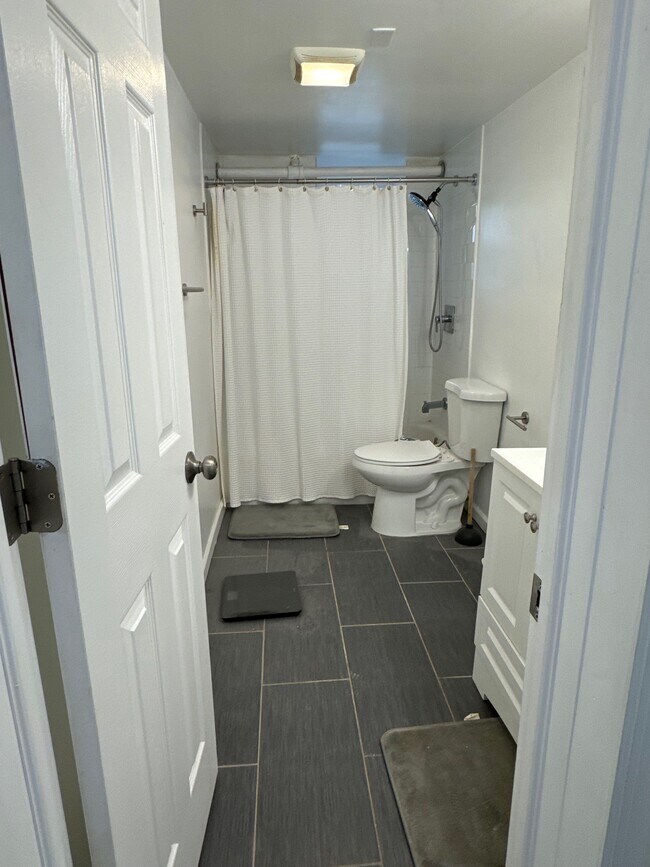 Building Photo - 110 Grace St