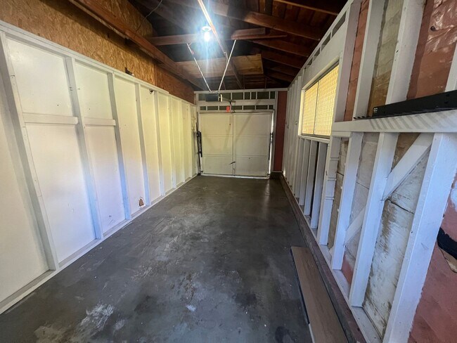 Building Photo - 1265-1267 W. Washington Avenue